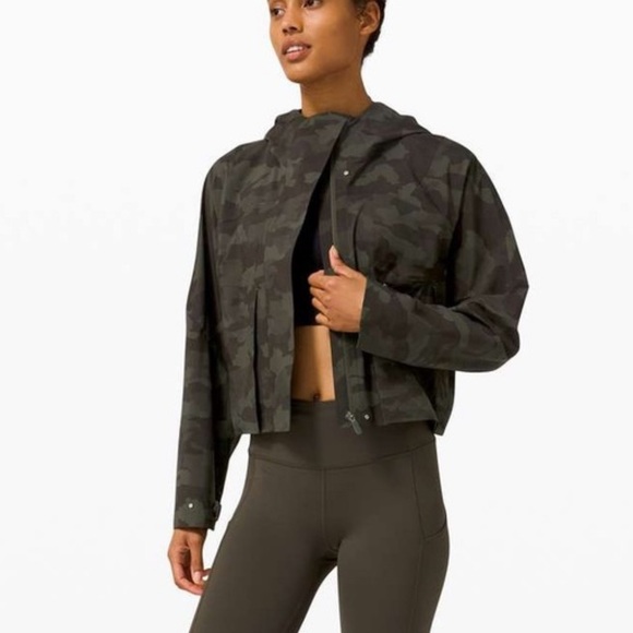 lululemon athletica Dark Green Camouflage Utility Jacket - Picture 2 of 9